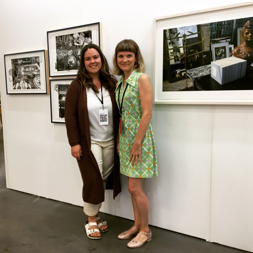 Anne D'Amours McDonald et Ève Cadieux à la foire Papier 2022, Grand Quai de Montréal.